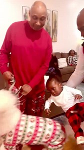 Lookadis, Lookadis..My first pajama Christmas party at Se7ven’s house. My baby bruh Doug and Felicia just keep up the maintenance and pay rent😂😂LOL.@_melvinwilliams #mwe #imgrateful #imsosothankful #I’mStillHere #GodIsGood #christmastime #lottafood #lottalaughs #lottafun #familyfolks #se7venscrib #yallbesafe #MERRYCHRISTMAS #ShoSumLuv❤️ | Official Melvin Williams