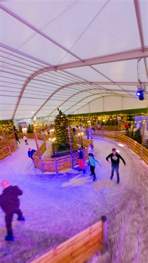 😲 Just 3 weeks to this view! 🐧 That means just 3 more weeks of Early Bird tickets! ⛸ Don't wait, book that skate at iceskating.ie | Alpine Skate Trail Cork