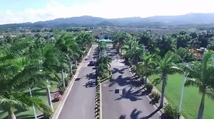 Nestled along the coast of St. Ann, Jamaica, the Richmond estate spans a grand 530 acres. Join the community of those who’ve made this lush paradise the place to start a new life story! #RichmondParadise | Richmond St. Ann