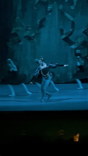 Егор Геращенко - вариация Злого гения и балета Лебединое озеро #bolshoitheatre