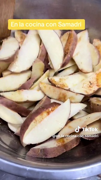 Receta fácil de cascos de papa en air fryer