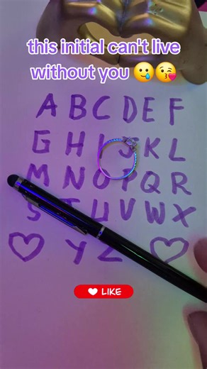 Dieser Buchstabe kann nicht ohne dich! | Huge Initial Claim