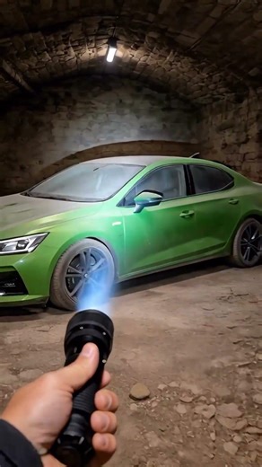 found a piece of racing history. 🏎️ This Tatuus FR2000