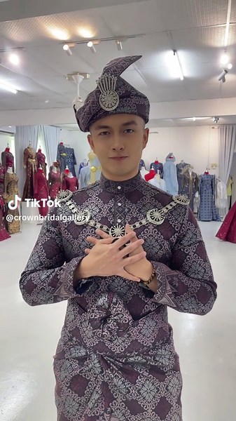 Baju Songket: Elegant Wedding Dress Inspiration