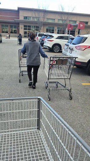 10K views · 146 reactions | Me and my cart crusaders returned shopping carts we didn't use back to the cart corral #shoppingcarts #kindness #community #marketplace #christmas2025 #goodvibes #goodpeople #lazypeople | Pete Griffin | Facebook