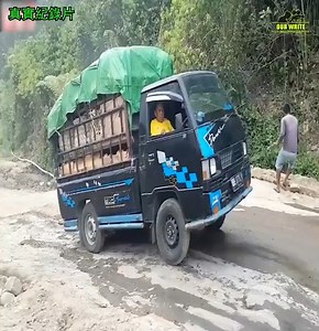 22K views · 141 reactions | The pickup truck lacks strength to go uphill Join: Heavy Equipment | Giant Machine | Facebook