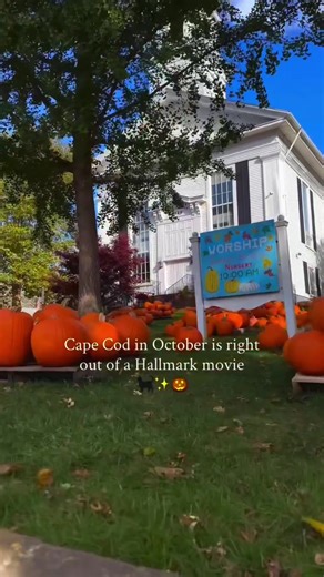 It doesn’t get quainter or more romantic ✨🎃 old inns, cozy pubs, quiet beaches… Cape Cod in the fall has the best vibes. send this to your travel buddy and plan the trip this month! #fyp #fypシ゚viral #capecod #chatham