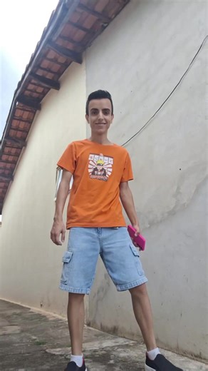 Eu nem ia dançar essa, mas como vi todo mundo dançando, resolvi entrar na onda,