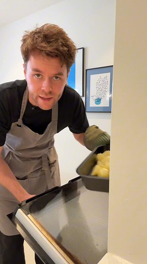 7.7K views · 37 reactions | How to make the perfect Roast Potatoes 襤 | Harrison Webb | Facebook