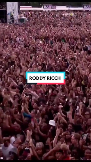 Roddy Ricch Live Performance of 'The Box' in London | Billboard Hit