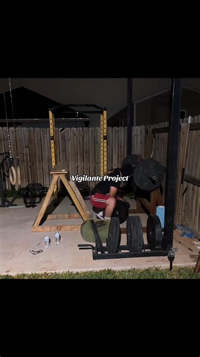 Lmk if yall would count this? 180 lb max rep push-up! What’s yall rp?#jesusisking #vigilante #vigilantes_project #batman #greenarrow