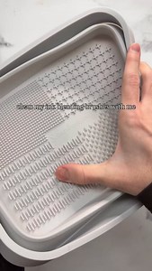 1.2M views · 1.2K reactions | Come clean my ink blending brushes with me! These brushes have seen a lot of ink blending on my DIY greeting cards and they could use a little bit of scrubbing. So, I went in with my stencil bath and a bit of water/mild cleaner to scrub all of the ink from the brushes. Some of them are a bit stained, but they are ready to go for next time I craft!﫶 #asmr #CleanTok #cleaning #art #DIY | Inklipse | Facebook