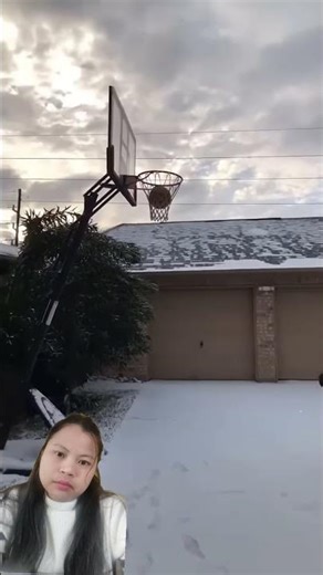 🌨️❄️❄️🥶🥶#snow #snowfall #snowman #cold #shorts #short #viral #freezingcold #snowpeople #snowhite