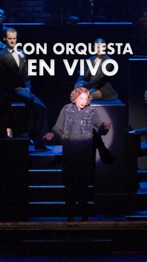El icónico musical Chicago regresa a los escenarios con una experiencia inolvidable. ¡Prepárate para disfrutar de un espectáculo cargado de energía, talento y emociones! ✨ Regresa desde Nueva York: Traemos la magia de Broadway directamente a ti. ✨ Con orquesta en vivo: Sumérgete en la música original interpretada por músicos profesionales. ✨ Los mejores bailarines: Coreografías impactantes que te dejarán sin aliento. ✨ Humor negro y estilo jazz: Una combinación explosiva que define el espíritu d