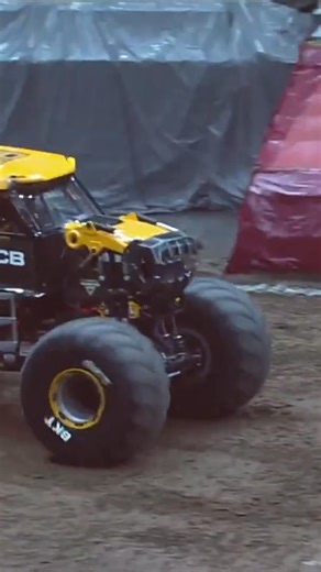25K views · 426 reactions | Morgan & Morgan backflip from Team JCB DIGatron to take the freestyle win! 磊 #MonsterJam #MonsterTrucks #JCB | Monster Jam | Facebook