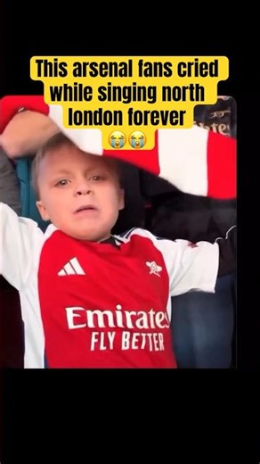 Young Arsenal Fan CRIES Singing “North London Forever” 😭❤️ Pure Emotion at Emirates Stadium