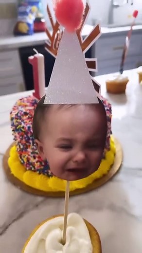 You know someone with a birthday this year.. I just know it! 😜 Celebrate birthdays with a sweet twist and lots of laughs! Personalize your delicious cupcakes with you’re cute face on it! 🧁🥳 #printmemories #partytime #partydecorations #diypartydecor ADORABLE cupcake decor & video by @caitberesford | PersnicketyPrints