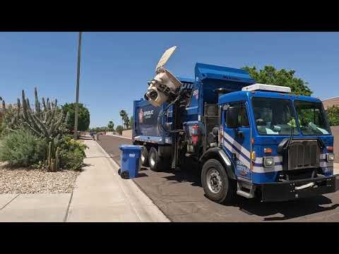 Republic Services Dreaming Summit | Peterbilt 520 McNeilus ZR Garbage Truck On Trash