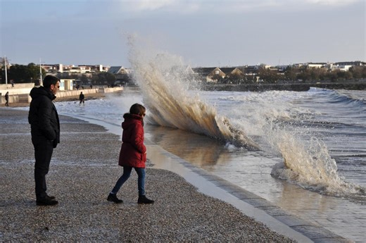 Charente-Maritime : des rafales atteignant 100 km/h attendues ce lundi