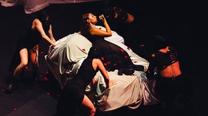 Las covers de Violeta en su primer concierto: de la elegancia de Ella Fitzgerald al francés de Yves Montand | Conciertos | LOS40