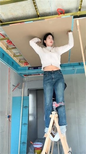 Board ceiling decoration construction 🦺 #ceilinginstallation