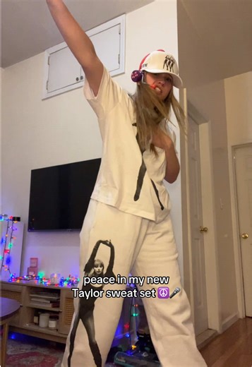 Interpretive dance break at the end goes CRAZY 🔥 what song should I do next my friends #taylorswift #folklore #taylorswiftmerch #swifttok #dance