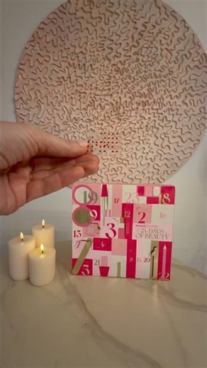 Day 13 of the MagicStudio MakeUp 2025 Advent Calendar. Do you know how to attach it? #MagicStudio...