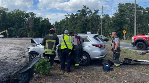 7 hospitalized after Ocala crash, including children