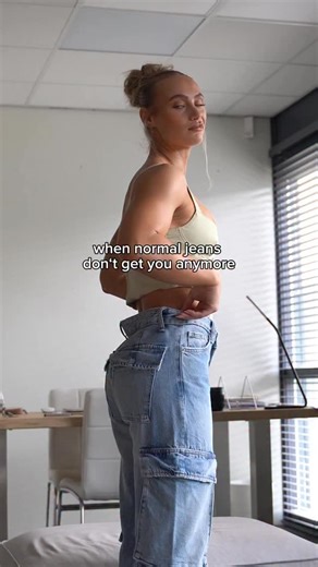 FITJEANS | super comfy & stretchy denim with no waist gap on Instagram: "Waist gap? Not in this house ✨ FITJEANS snatch the waist, celebrate your curves, and give your legs the comfort they deserve. PS: The new Baggy Low Waisted Distorted Blue will finally launch this week*🫢 *The US and Norway launch date will be announced soon. #fitjeans #nowaistgap #gymgirls #gymgirlstruggle"