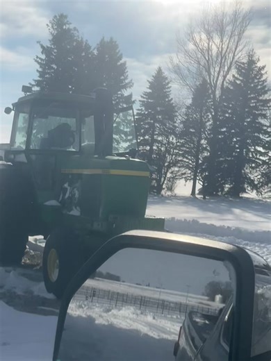 Cold Start of John Deere 4630 Tractor