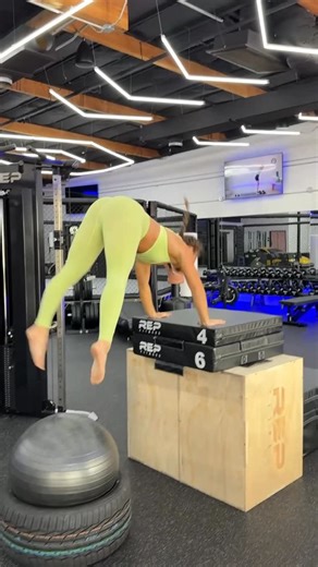 DEMI BAGBY | THE FLOOR IS LAVA: Fitness Edition 🌋💪🏼 #obstaclecourse #obstacle #fitness #workout #calisthenics #ninja #bodyweight #hyrox | Instagram