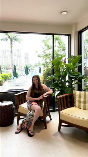 How To Show Off Long Legs While Sitting in A Chair (Self Portrait Academy)