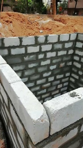 Building masonry water tank