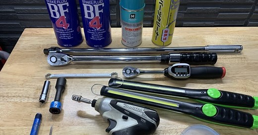 自動車整備士が教えるブレーキフルード交換 MINI クロスオーバー R60で徹底解説