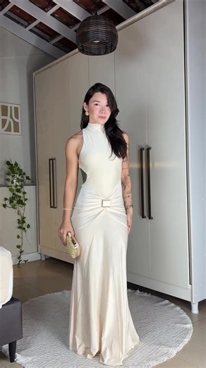 Capturing the magic—this dress guarantees you'll never blend in 📸 @glendahingrid1 Search