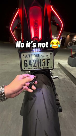 Our blackout technology uses polymer-dispersed liquid crystals that scatter light to turn black 🥷