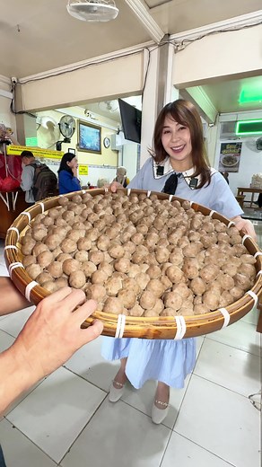 Salah satu bakso terenak di Jakarta selain solo samrat dan nikki #mukbang #sibungbung #kulinerviral