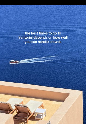 Best Time to Visit Santorini: When to Avoid Crowds