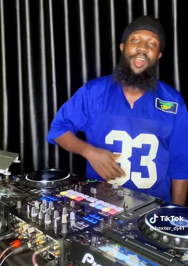 Mastering DJ Transitions: Songs for Seamless Mixing