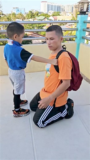 14K views · 189 reactions | Self defense against bag grab #teampalahangselfdefense #MartialArts #selfdefense #viral #trend #reels #FatherAndSon #viralvideo #trendingreels #tutorial | Teampalahang Selfdefense | Facebook