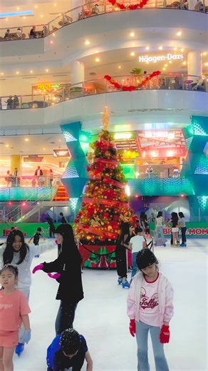 Christmas is sliding into Sunway Pyramid Ice ❄️⛸️ And we’re bringing ALL the magic this year: ✨ Snow Experience  Christmas Tree ON ICE  Christmas Show ⛸️ Ice Skating Lessons Program  Meet & Greet Santa on Ice  Full festive Christmas vibes around the rink Stay tuned… December’s about to get real frosty. ✨ | Sunway Pyramid Ice | Facebook