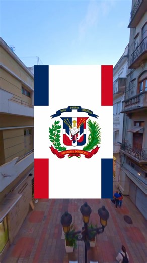 🇩🇴 EL ESCUDO DE LA REPÚBLICA DOMINICANA: UN SÍMBOLO ÚNICO EN EL MUNDO Pocos saben que nuestro escudo es el único en el planeta que lleva abierta la Biblia, con el verso de Juan 8:32: “Y conoceréis la verdad, y la verdad os hará libres.” 📖✨ Cada elemento tiene un significado: La Biblia y la cruz en el centro representan la fe. La bandera tricolor simboliza la patria. La rama de laurel y la palma enmarcan la gloria y la libertad. El lema nacional proclama con orgullo: “Dios, Patria y Libertad.”