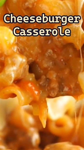 One Pot Cheeseburger Casserole: Your Weeknight Hero! Beefy. Cheesy. Saucy. This homemade Hamburger Helper-style Cheeseburger Casserole is everything you crave in a cozy, comforting one-pot dinner! Done in 30 minutes, faster than takeout, and way better! Ingredients: 1 tbsp olive oil 2 garlic cloves, minced 1 onion, chopped 1 small carrot (optional), chopped 1 celery stalk (optional), chopped 1 lb (500g) lean ground beef 12 oz (340g) uncooked macaroni ½ cup frozen corn (optional) 2 cups low-sodiu