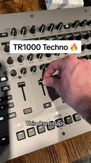 TR1000 techno 🔥 #drums #synth #beats #roland #fypシ