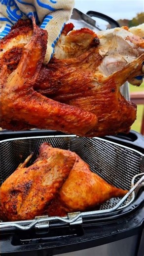 Deep fried turkey in peanut oil! Seasoned with Heath Riles Cajun garlic butter & Killer Hogs TX 🔥🦃