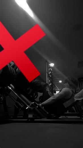 dégressive a 12 plaques (j'ai cut c'était trop long 5 minutes de lift 🤷) j'avoue que j'aurais pu descendre un peu plus. #reel #gymlife #gymtok #motivation #legday