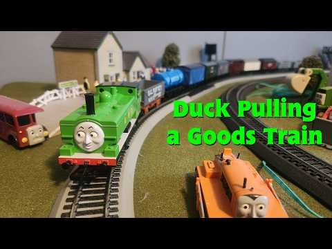 Bachmann HO/OO Thomas & Friends - Duck Pulling a Goods Train