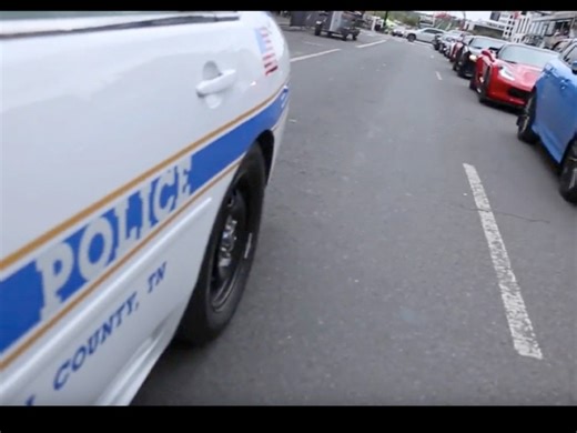 😬💨Corvette Z06 does burnout in front of cops