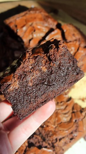 ⬇️ Recipe below! 🍫 Fudgy Nutella Brownies have swirls of Nutella throughout. They are SO good 🤩 Recipe here - https://taffeybakery.com/fudgy-nutella-brownies/ or comment RECIPE to get it sent directly to your inbox! | Taffey Bakery