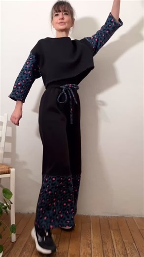 Mon auto cadeau 🎁 de Noël et ma bonne résolution du nouvel an 🥳 : bouger et tester une nouvelle tenue 🏃‍♀️✂️! Et maintenant GO danser la Zumba 💃🕺💃🕺💃🕺💃#creatricelyonnaise #danse #zumba #slowfashion #faitmainfrançais @artspentes @lavitrinedespentes @laboutiquesurlacomete | Barberose Confection